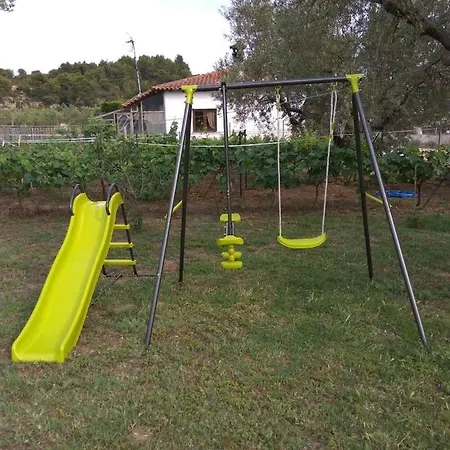 Ioannis Stagkonis House 2 *