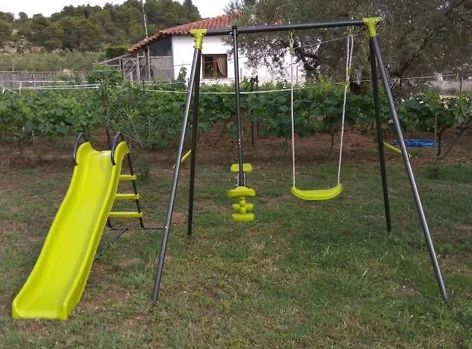 Ioannis Stagkonis House 2 *