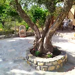 Ioannis Stagkonis House 2 *