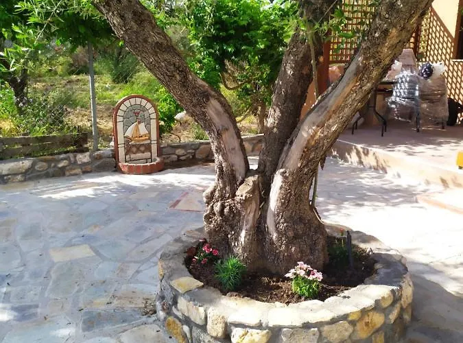 Ioannis Stagkonis House 2 *